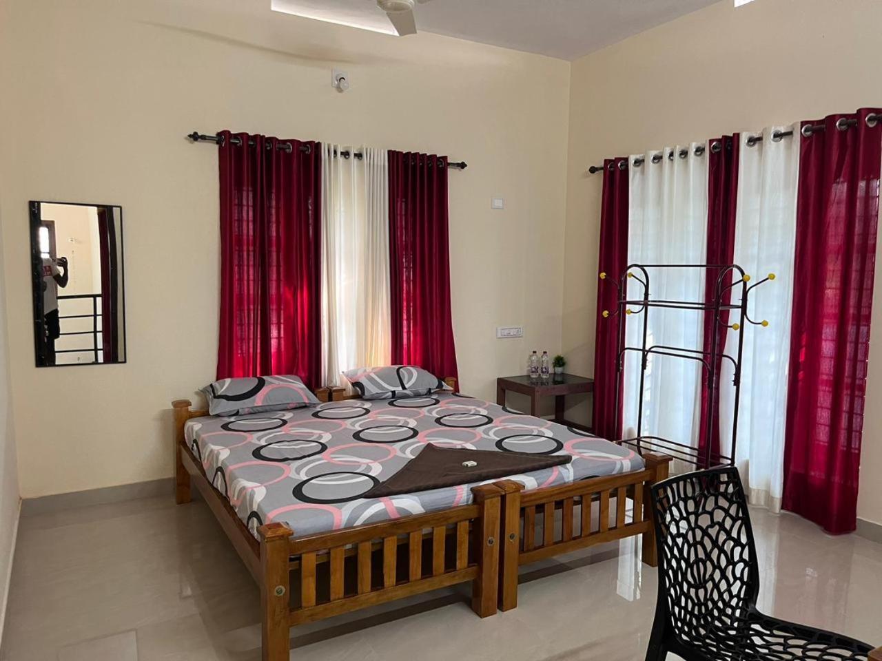 Anugraha Lotus Homestay Варкала Экстерьер фото