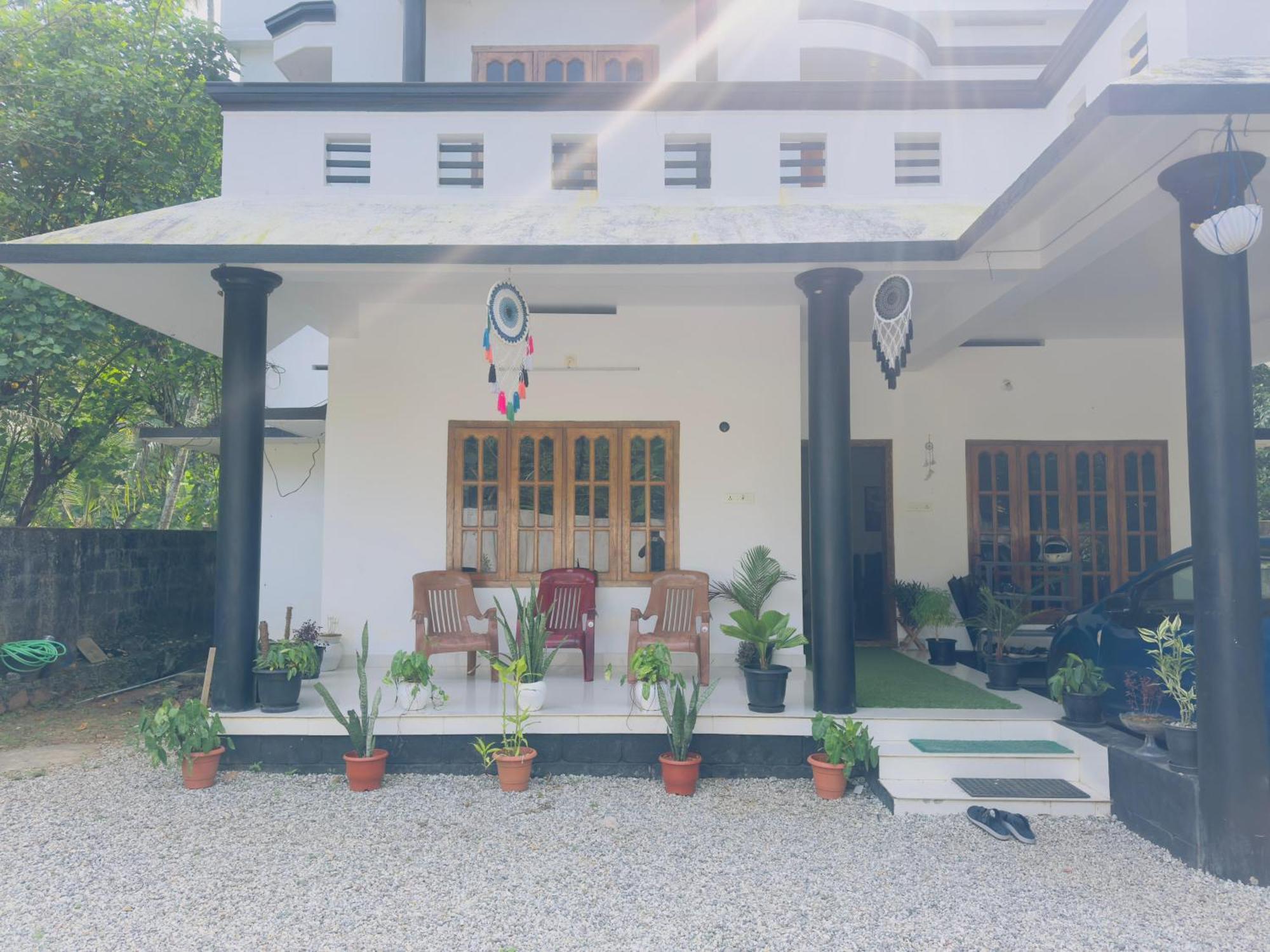 Anugraha Lotus Homestay Варкала Экстерьер фото